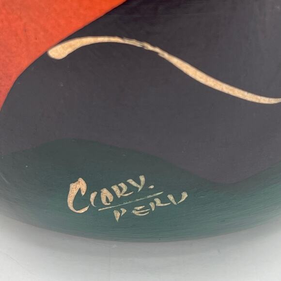 Crory Peruvian folk art pottery hand painted people in hats mountains vase - Picture 6 of 9